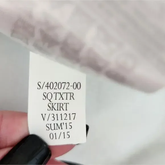 Banana Republic Asymmetric Dressy Gray/White Square Textured Mini Skirt - Size 2 - Picture 7 of 7